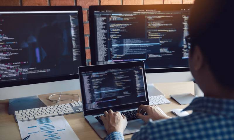 数据科学选型:R与Python如何赋能兰州网站建设?